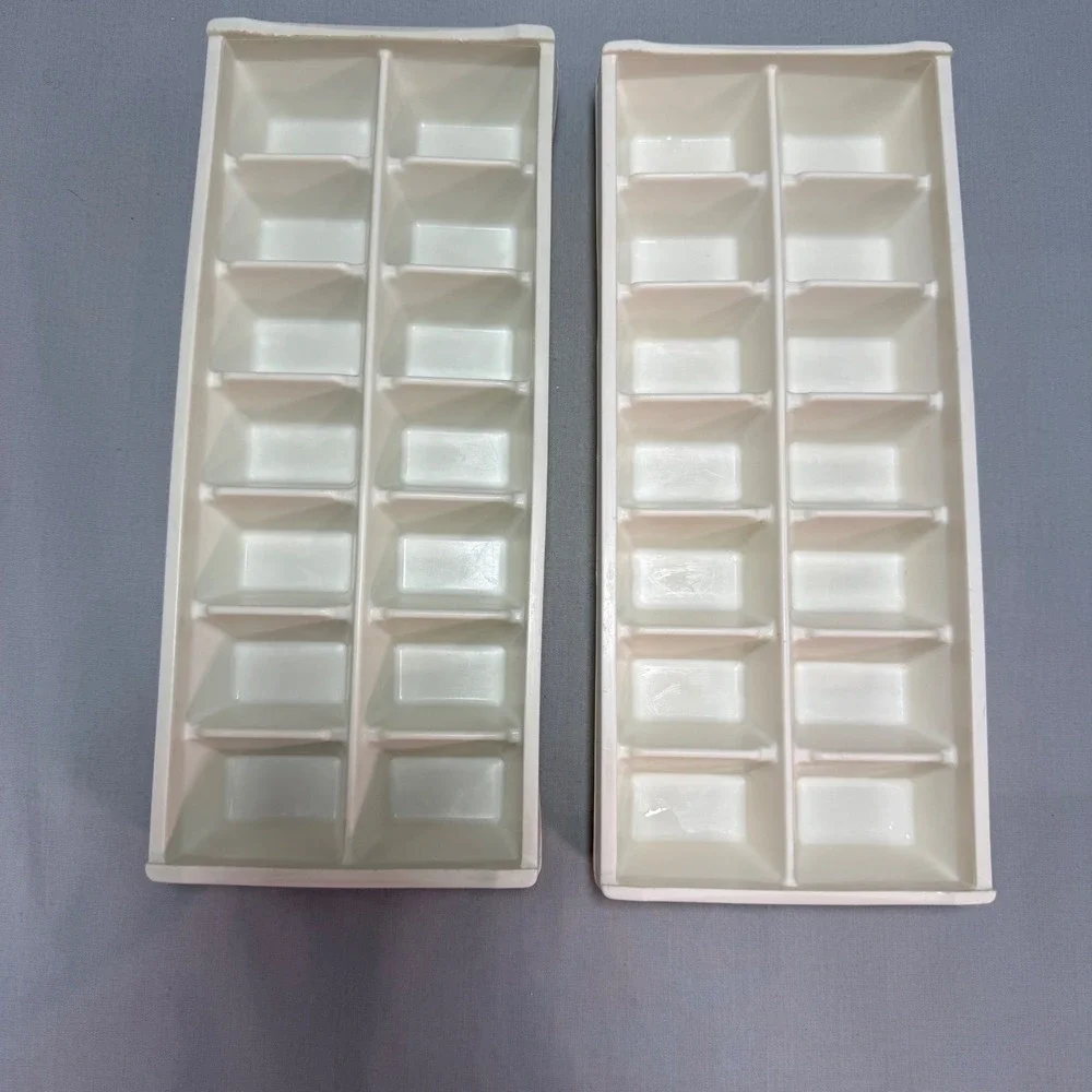 Hotpoint Easy Release Ice Cube Trays Cream Set of 2 Plastic MCM Vintage Kitchen